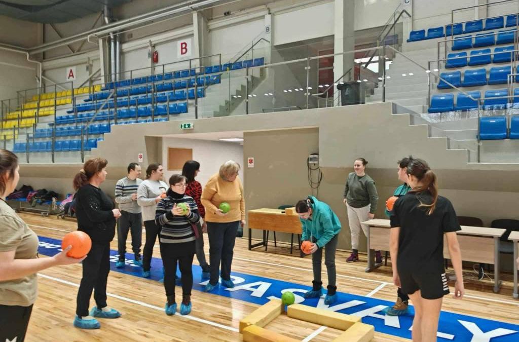 Paramos šeimai centro socialinės globos padalinio lankytojų vizitas Sporto mokykloje